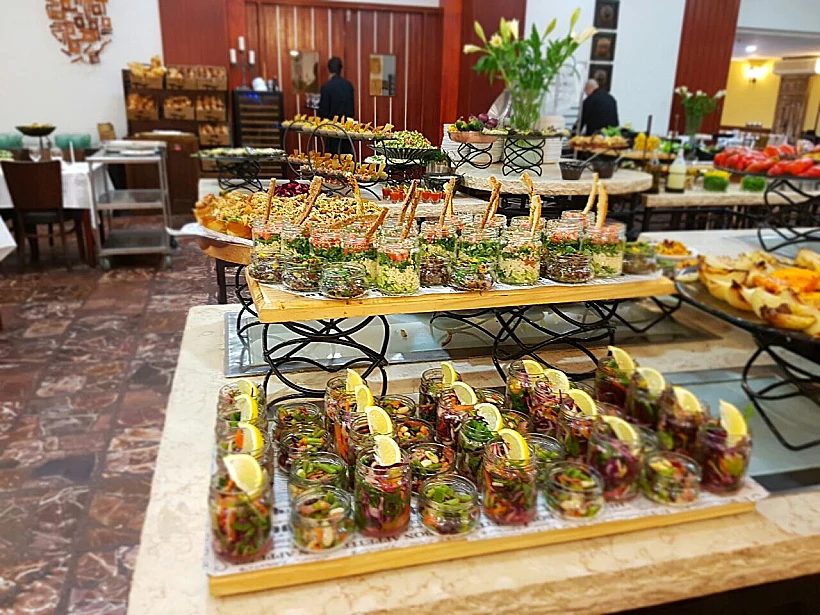 אגף שלם המוקדש לאוכל טבעוני. ארוחה באחוזת אסיינדה