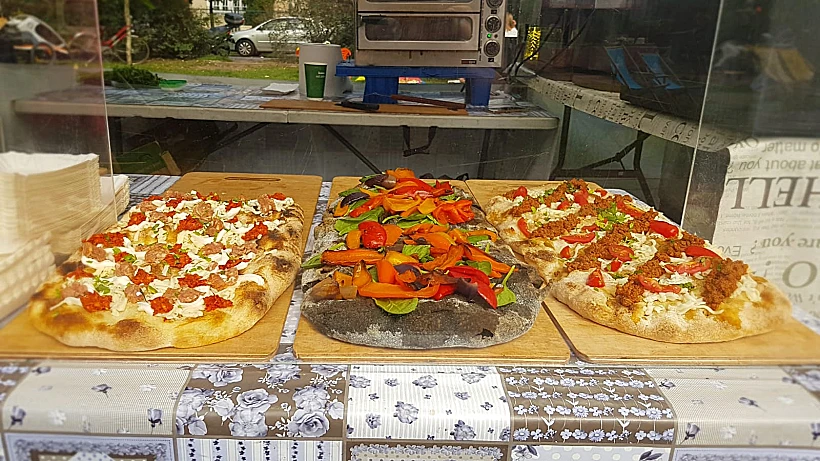 מפיצות שחורות ועד לכיסוני שרימפס. שוק ארוחות הבוקר Targ Śniadaniowy