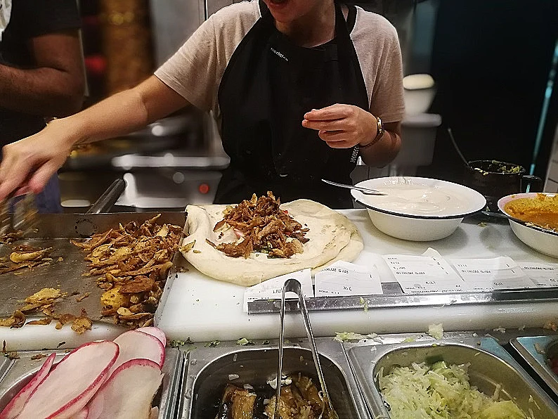 מריגשה כמו ביס בשרי לכל דבר. שווארמת סולטנה