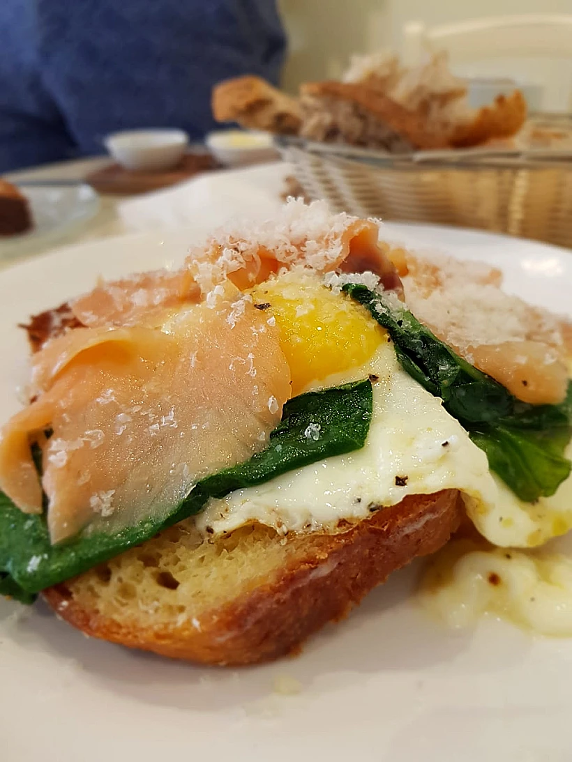 ביס מושלם להתחיל איתו את הבוקר. בריוש ביצה בלחמקה