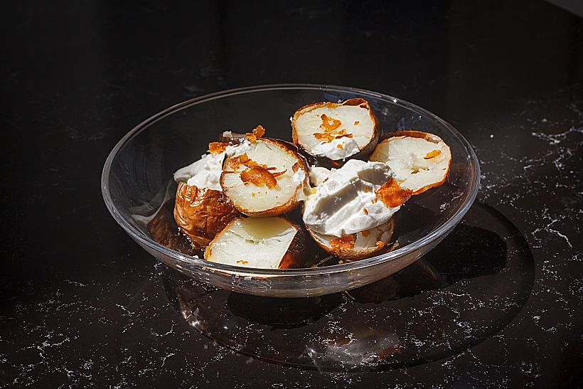 תפוחי אדמה שרופים, מסעדת כולא