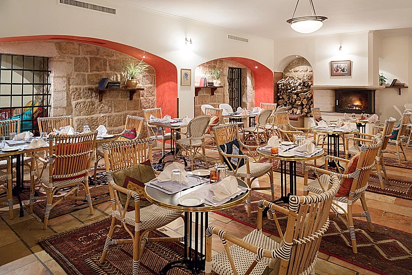 אמריקן קולוני