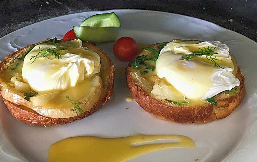 אגז בנדיקט, אצל אודי ודותי