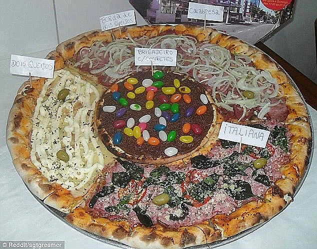 פיצות מוזרות במסעדה בברזיל