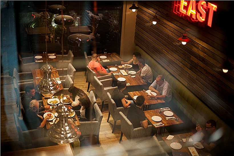מסעדת EAST