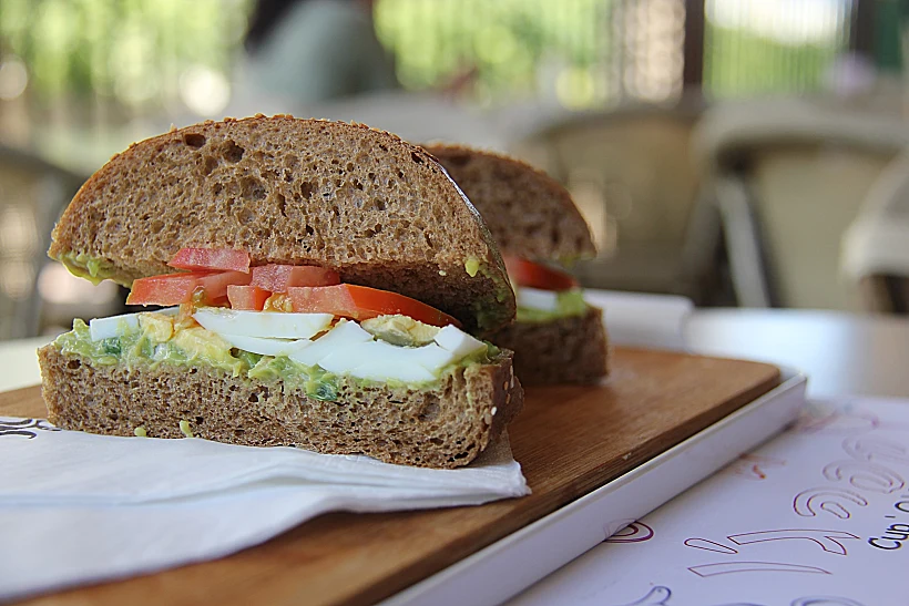 כריך אבוקדו