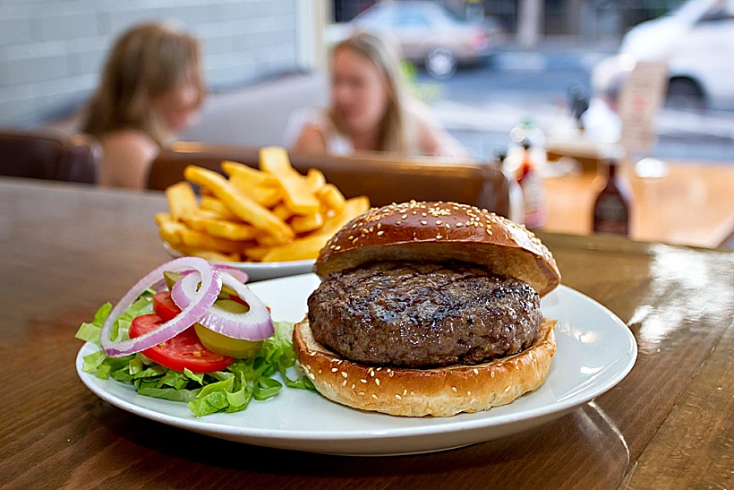 המבורגר בסינטה בר