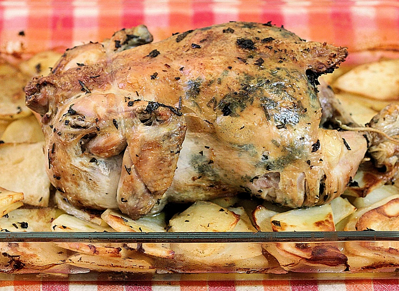 עוף בתנור עם עשבי תיבול ולימון