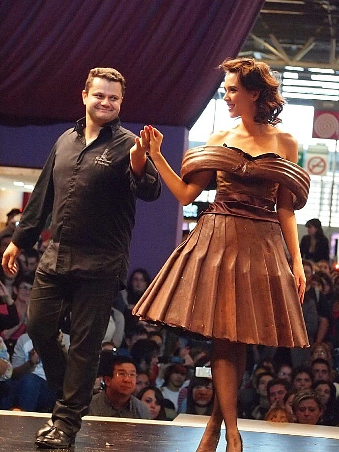 SALON DU CHOCOLAT - תצוגת אופנה על טהרת השוקולד