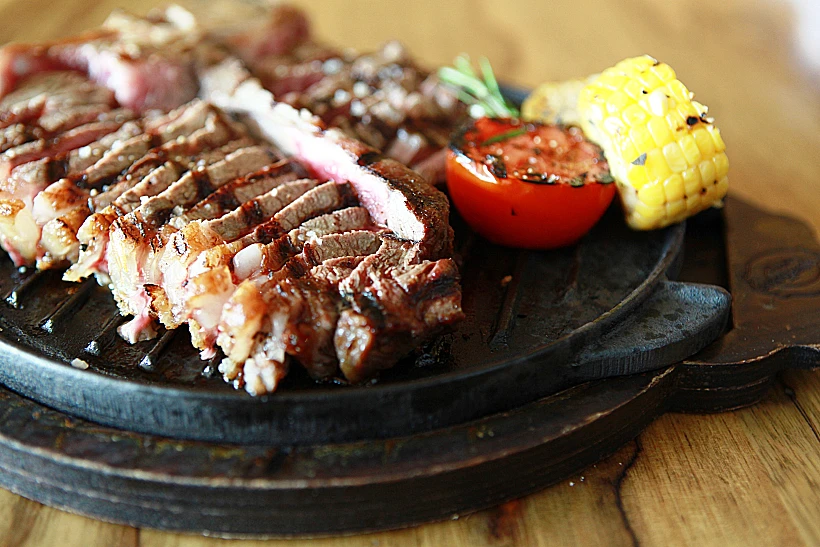 מנת הדגל של המסעדה- פורטרהאוס