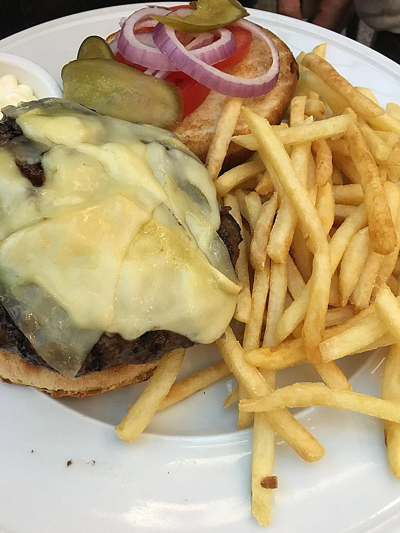 מי היה מאמין שנמצא את הסטייק הכי טעים בקניון?