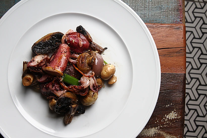 קלמארי ופטריות צלויות, ריו גרנדה