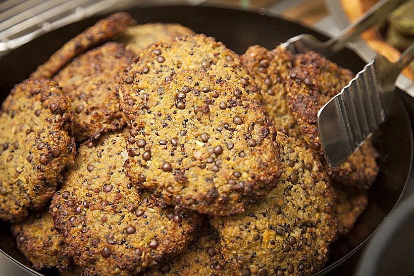 קציצות עדשים מונבטות