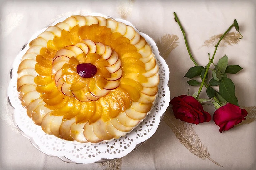 עוגת קרם קשיו ופירות