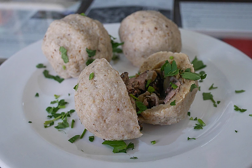 קניידלך ממולאים בכבד עוף בפטריות