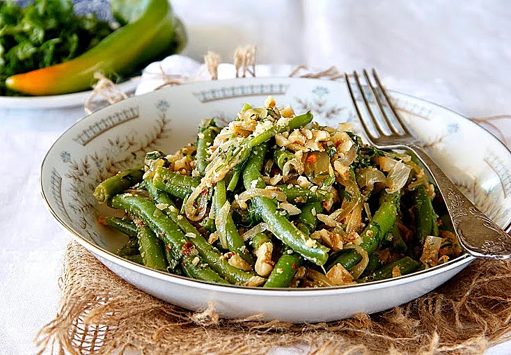 סלט שעועית ירוקה עם אגוזי מלך