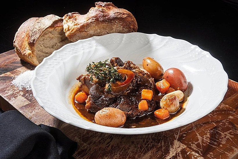 אוסובוקו בקר ביין של שף אביב משה