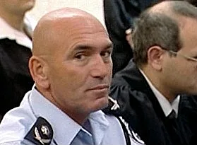 ניצב אורי בר לב