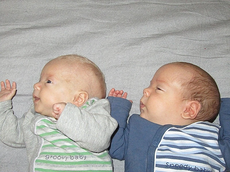 אורי ואריאל תמרי, בני שלושה חודשים וחצי