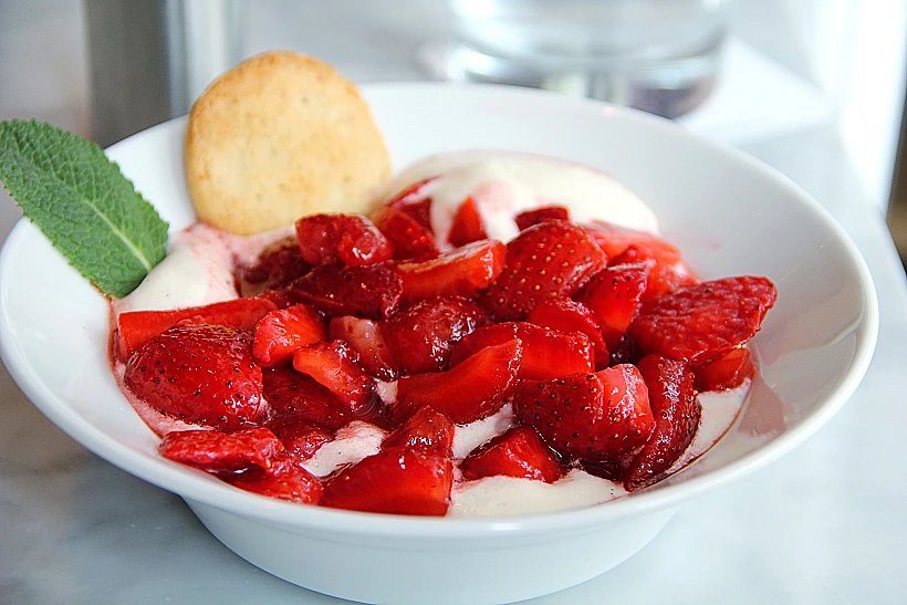 קינוח תותים במסקרפונה של עומר מילר