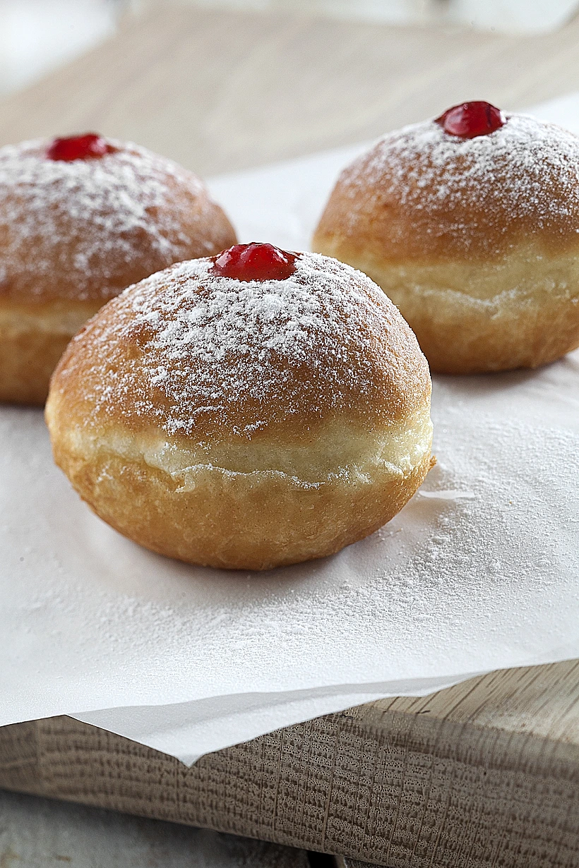 סופגניות לחנוכה של מובינג בייקרי