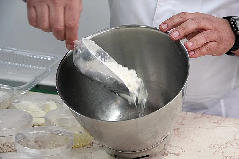 הכנת סופגניות - מיקי שמו