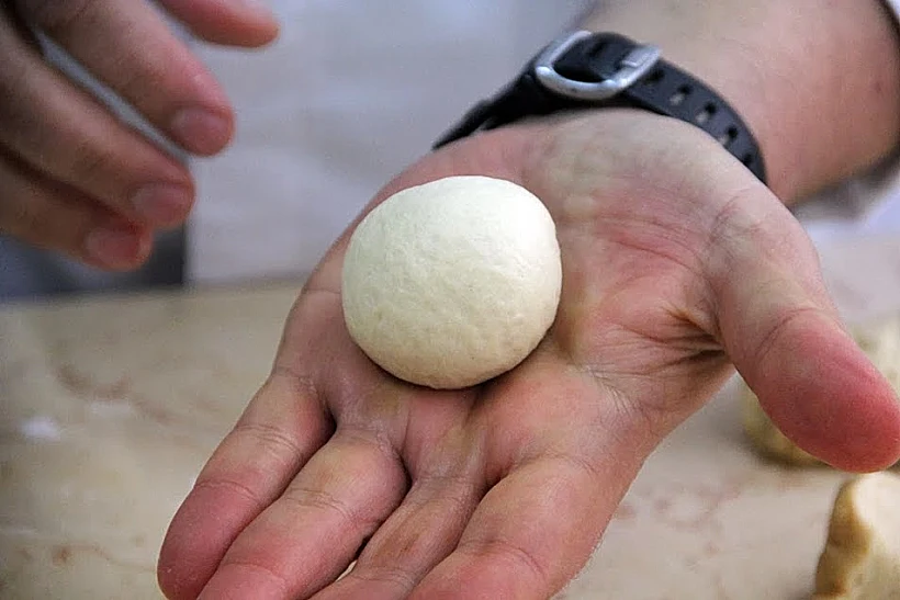 הכנת סופגניות - מיקי שמו