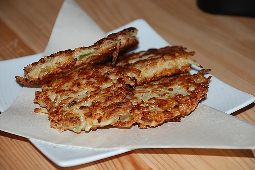 לביבות תפוחי אדמה וגבינה של סוגת