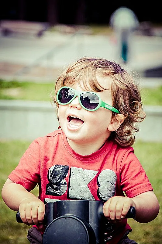 משקפי שמש לילדים