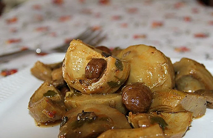 ארטישוקים פטריות בצלחת