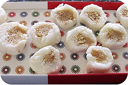 ממתקי קוקוס ובוטנים