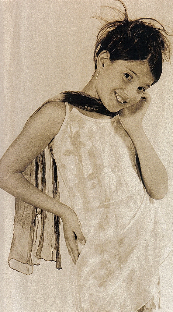 תמונות ילדות של ליטל, מתוך התוכנית היפה והחנון, עונה שנייה