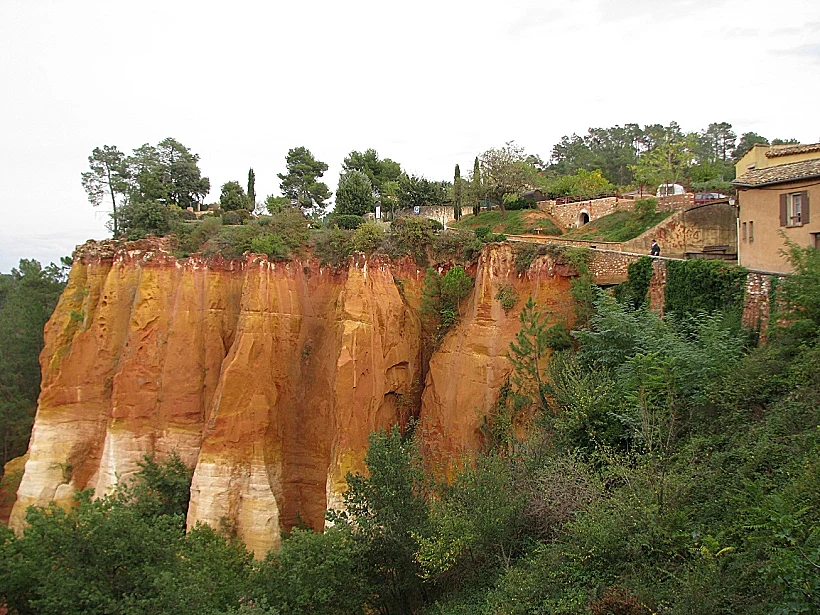 העיירה רוסיון לכתבת טיול בפרובאנס