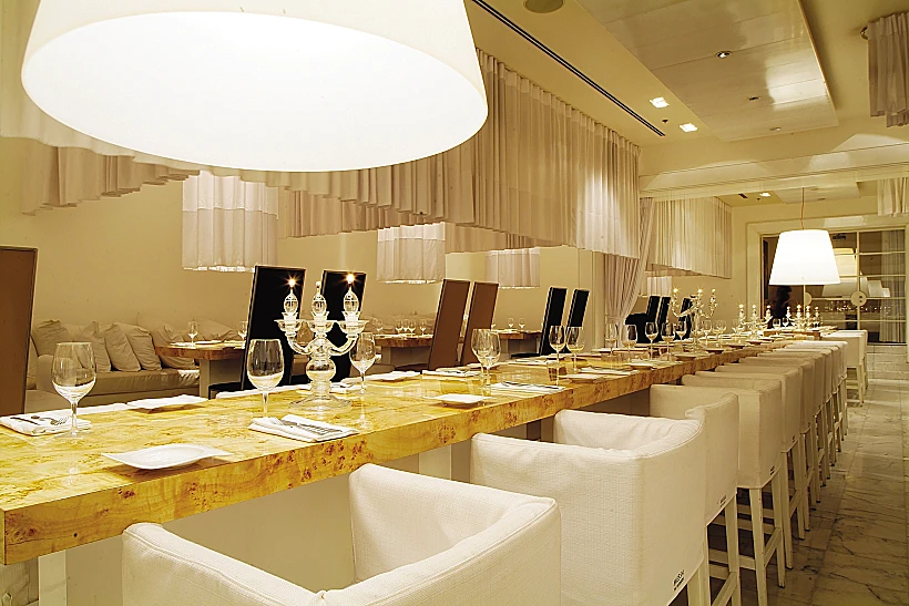 פנים המסעדה בתל אביב