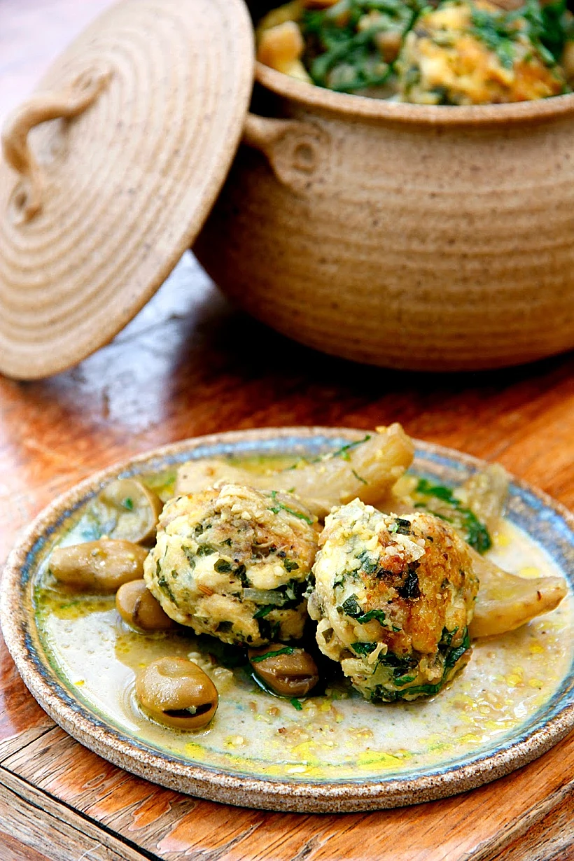 קציצות לוקוס ברוטב פול ושומר