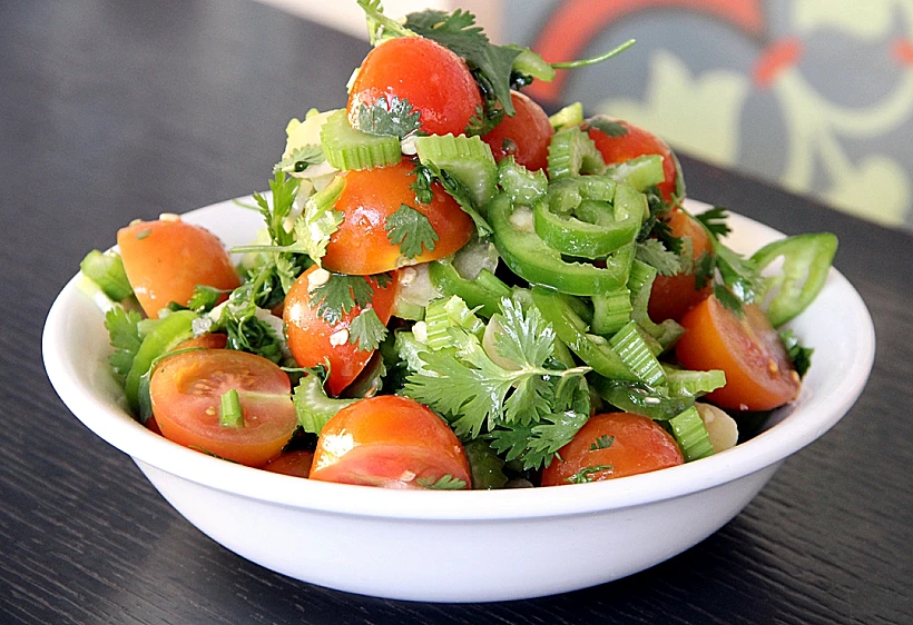 סלט עגבניות מסעדת חג