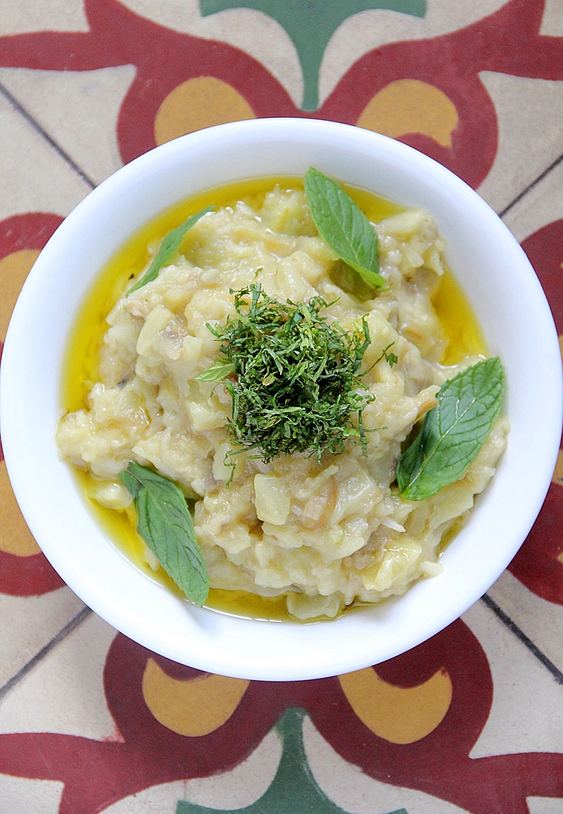 סלט חצילים מסעדת חג