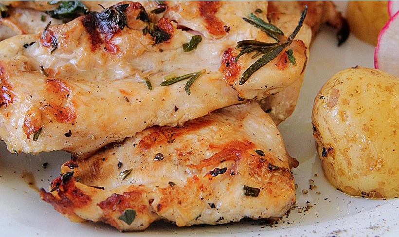 חזה עוף על הגריל מסעדת חג