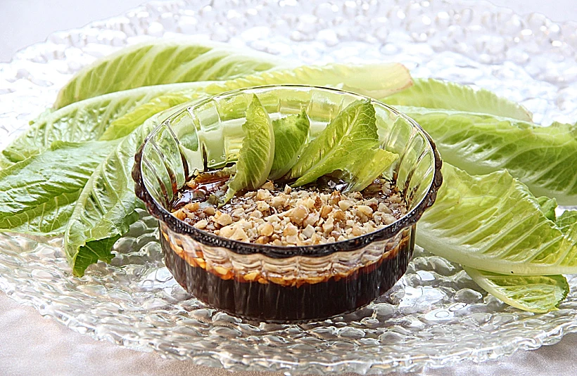 ארוחת פסח באקליפטוס הירושלמי