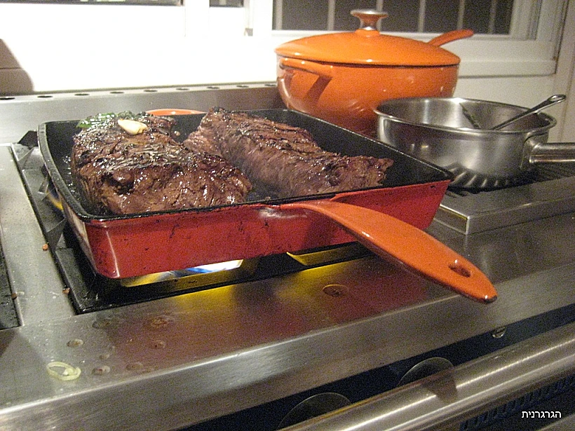 סינטה מסדנת בשרים אצל בושי - כתבה בעולם היין תמונה בכתבה