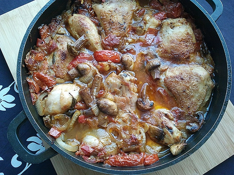 תבשיל עוף פטריות ועגבניות מותאמת אישית