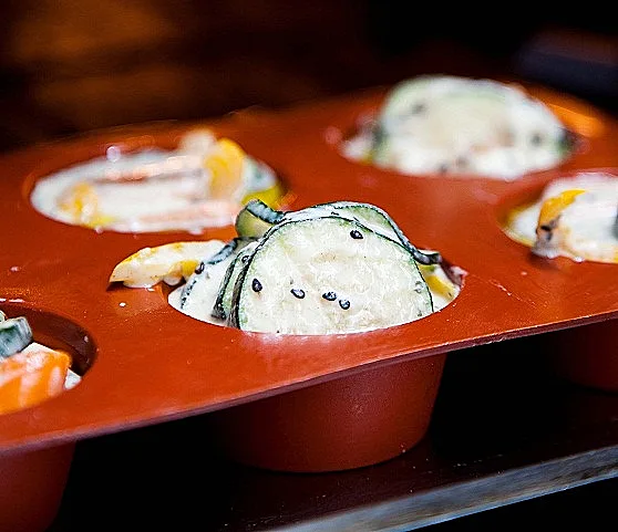 מאפינס גבינות ואנטיפסטי, תמונה בתוך הכתבה על כל הרוחב המתכון השבועי עולם הייןם