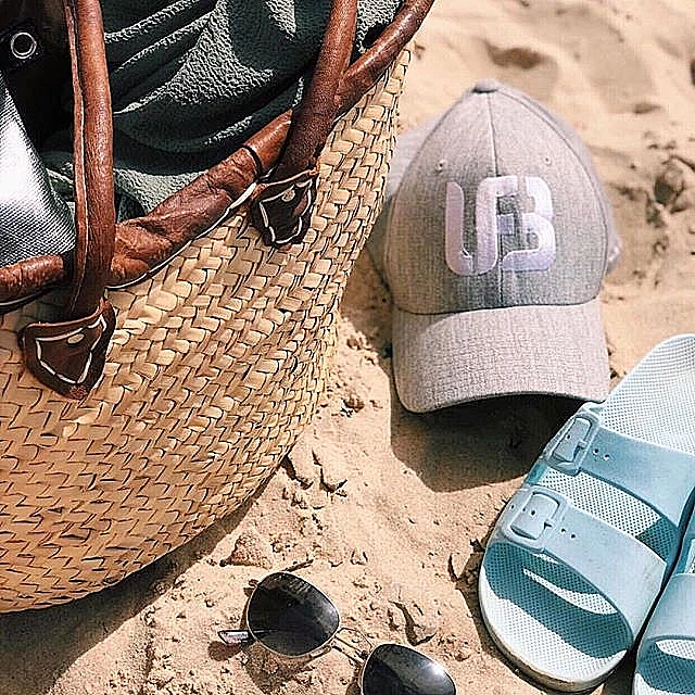 לים, לבריכה ולקניון. מוזס( אינסטגרם)