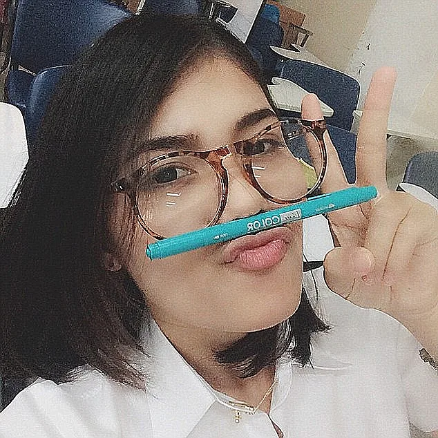 תוך חצי שנה זכתה הסטודנטית החנונית בתחרות יופי