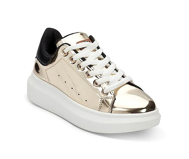 ביונסה מעצבת בגדי ספורט