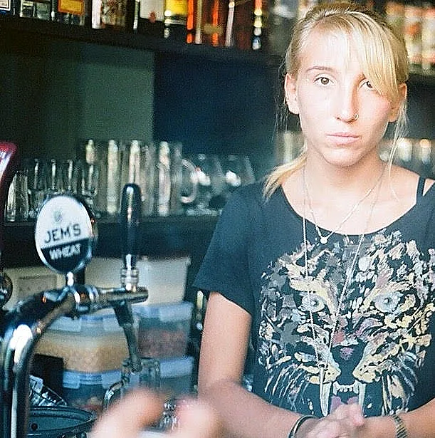 שי חי ותניה