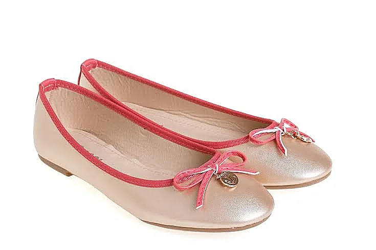 אסתי גינזבורג לאפריל