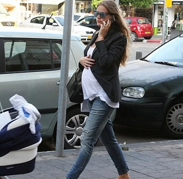 אסתי גינזבורג יולדת