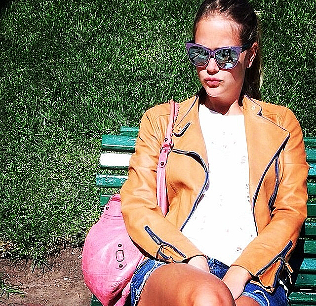 אסתי גינזבורג יולדת