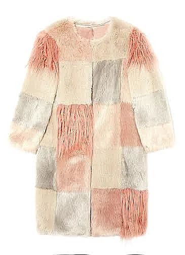 מעילים שגונבים את כל ההופעה